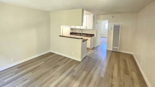 Photo - 6842 Fulton Ave Unidad 11