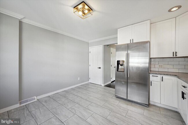 Photo - 725 Mt Vernon Ave