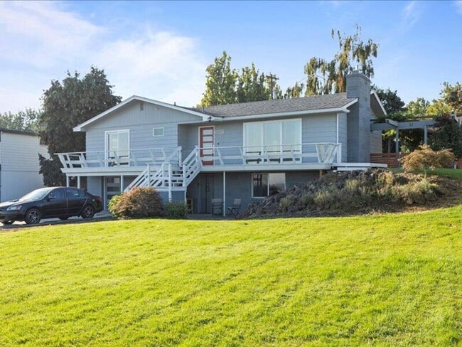 Building Photo - 3603 W Canal Dr Unit A