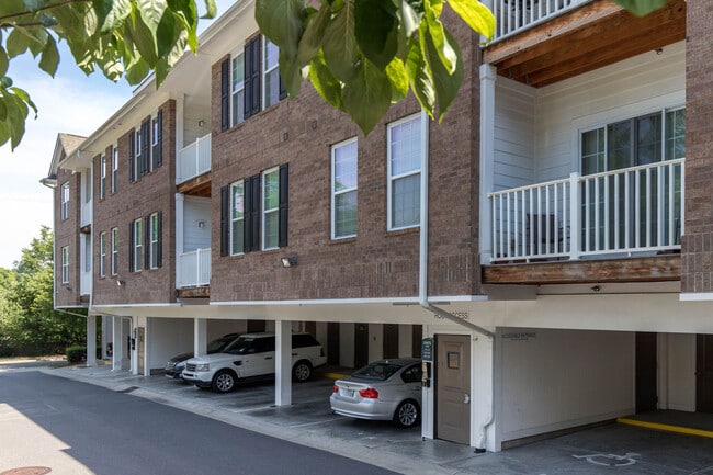 Crest Gateway Apartments