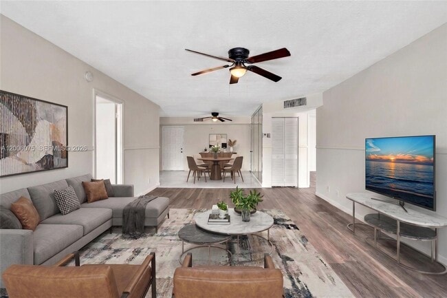 Photo - 3360 Spanish Moss Terrace Unidad 305