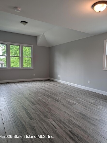 Photo - 162 Edgegrove Ave