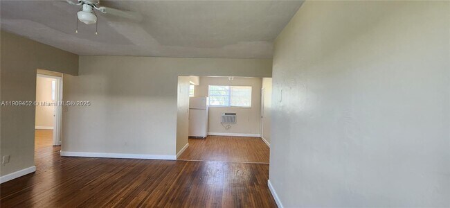 Photo - 730 83rd St Unidad 3