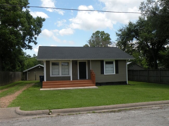 Building Photo - 319 N Hunt St