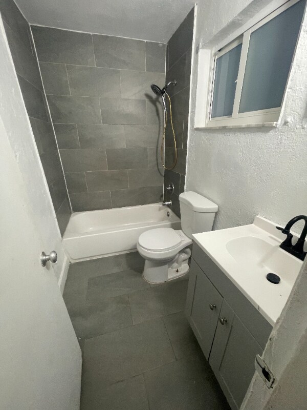 Photo - 2160 NW 29th St Unidad 1