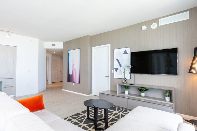 Building Photo - 4010 S Ocean Dr Unit ID1227431P Rental