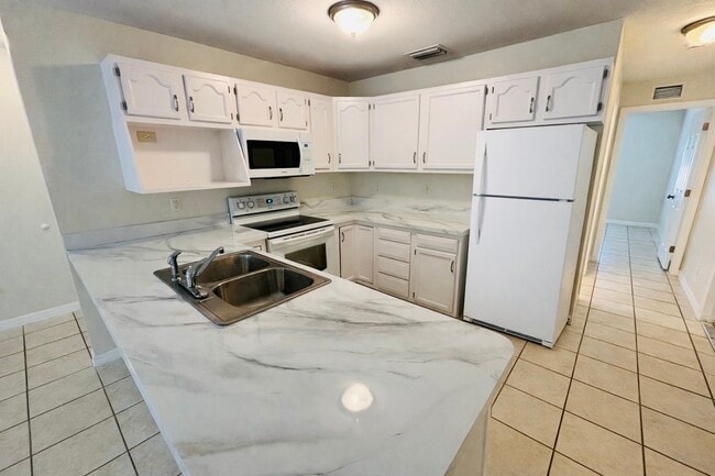 Photo - 492 Del Monte Rd Unit B