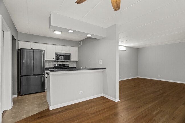 Photo - 2310 Woodbridge Way