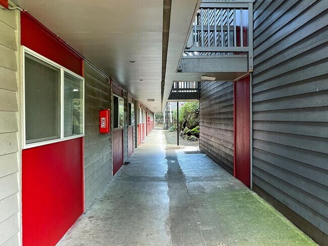 Photo - 3031 S 192nd St