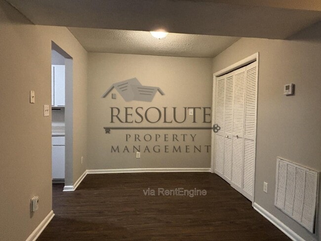 Photo - 4200 Greencastle Ct Unit B