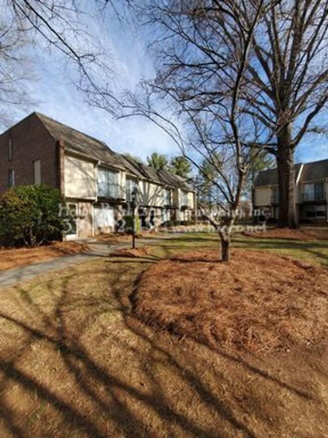 Building Photo - 1441 Brookwood Dr