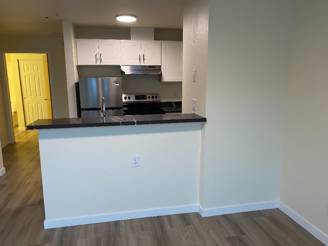 Photo - 334 Wells Ave S Unit 101