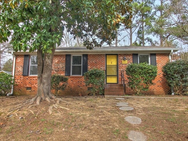 Building Photo - 3 bedroom ranch home with fenced yard!