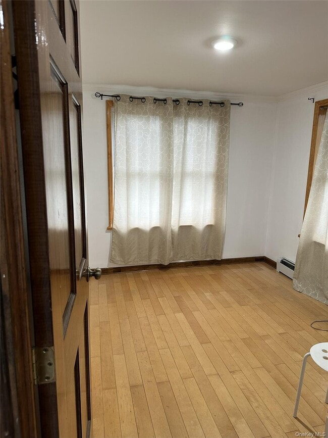 Photo - 168-04 35th Ave