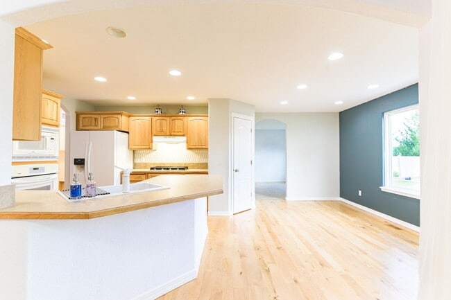 Photo - Private Oasis with Panoramic Mountain Views – 4 BR Plus Bonus Room / Office