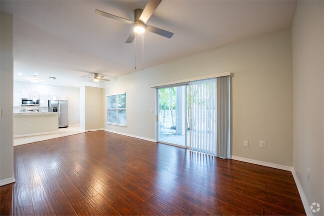 2BR, 2BA - Living