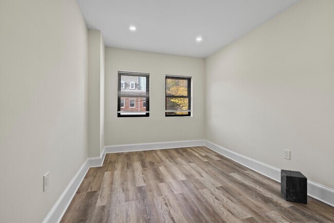 Building Photo - 2539 St Paul St