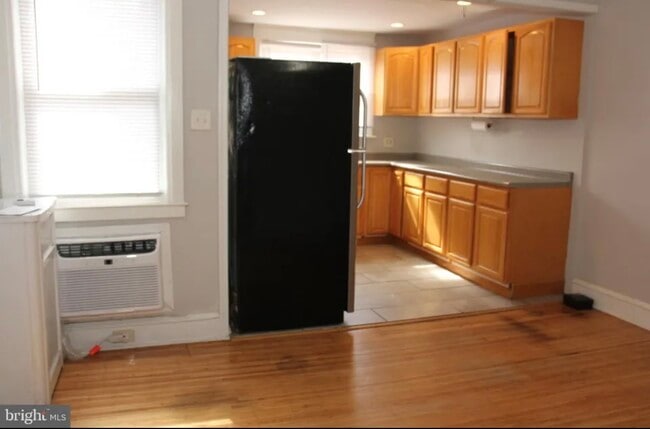 Photo - 3926 Howland St