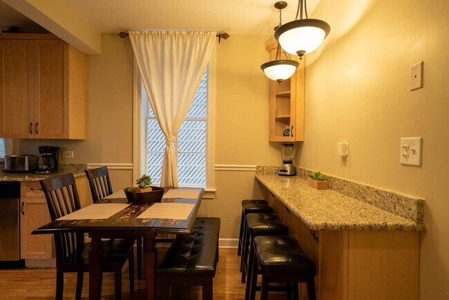 Photo - 403 W Eugenie St Unit 1f