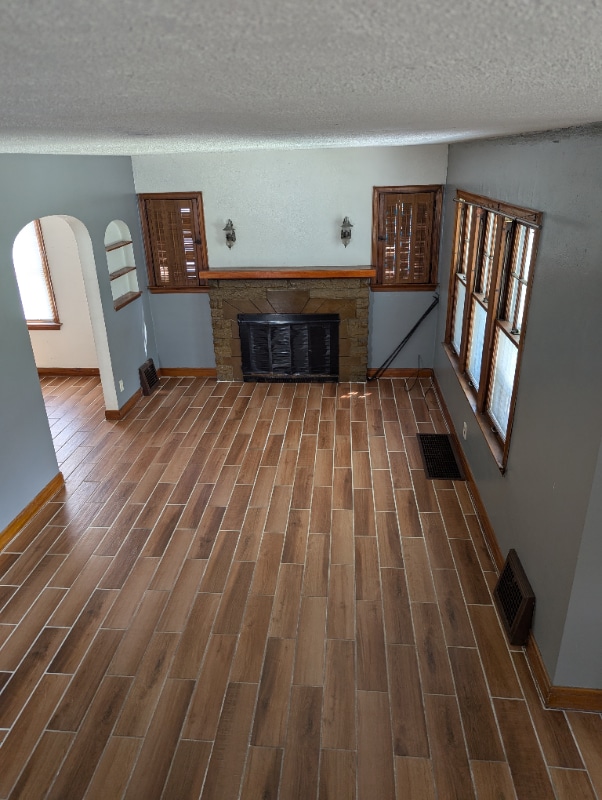 Photo - 367 Laird Ave SE