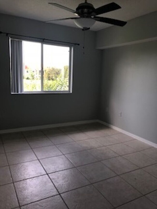 Photo - Laguna Unit 202