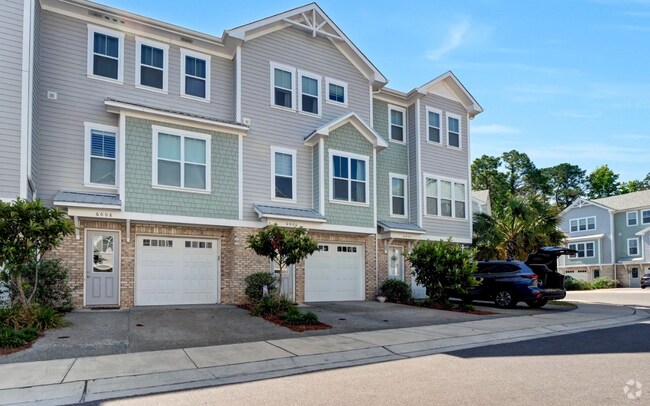 Building Photo - Spacious Summerwalk Townhome