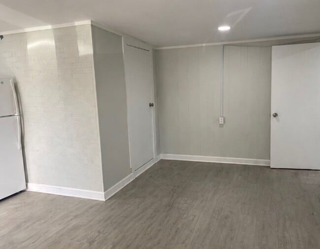 Photo - Newly remodeled 2 bedroom Unit 904 Coldwater Road #12