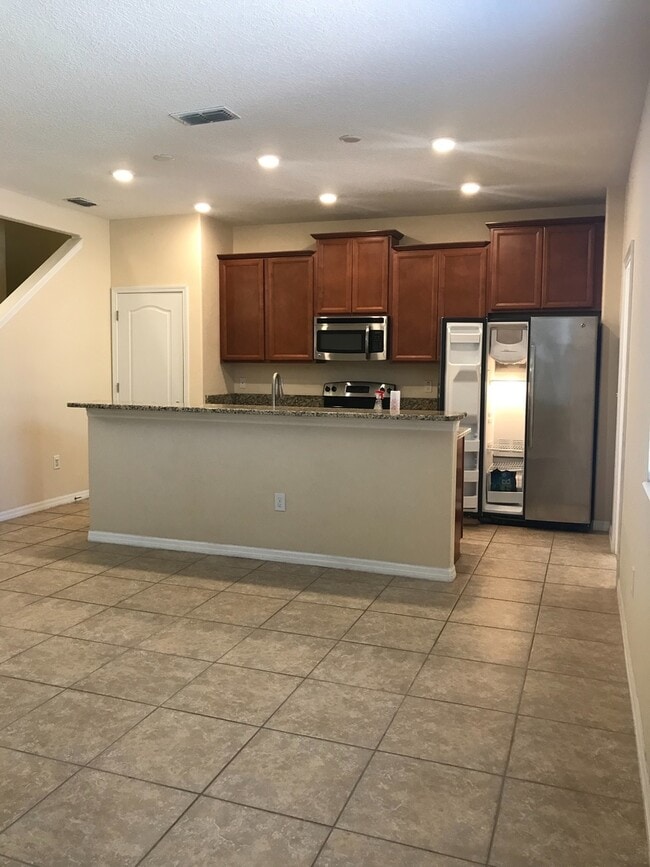 Photo - 4 bedroom independence Winter Garden townhouse for rent (internet/cable included in the rent)