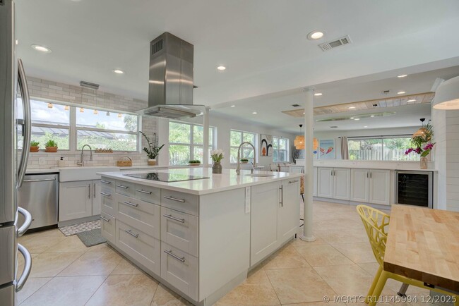Photo - 547 Marlin Rd