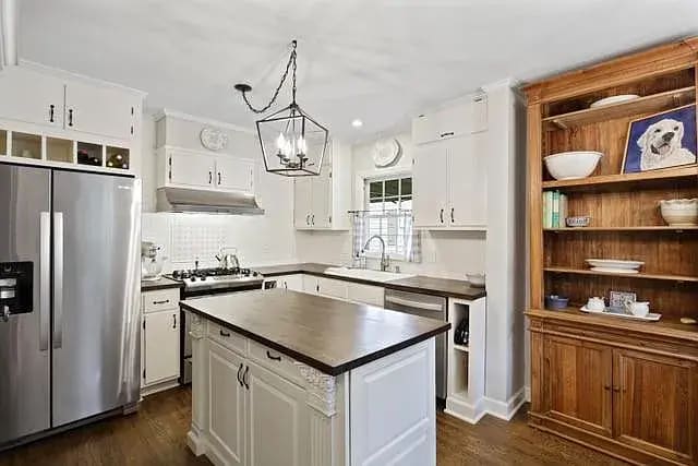 Photo - 707 Burke Rd NE