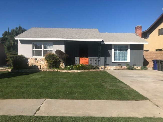 Building Photo - 4051 Howard Ave