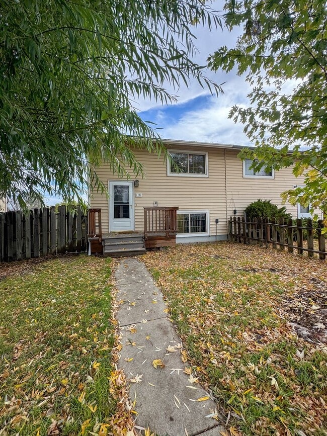 3 Bedroom/ 1.5 Bath Townhouse for rent! - 3 Bedroom/ 1.5 Bath Townhouse for rent!