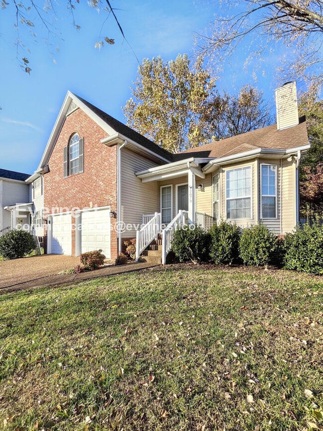 Photo - 2073 Upland Dr