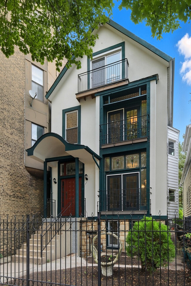 Building Photo - 3053 N Seminary Ave Unit 2