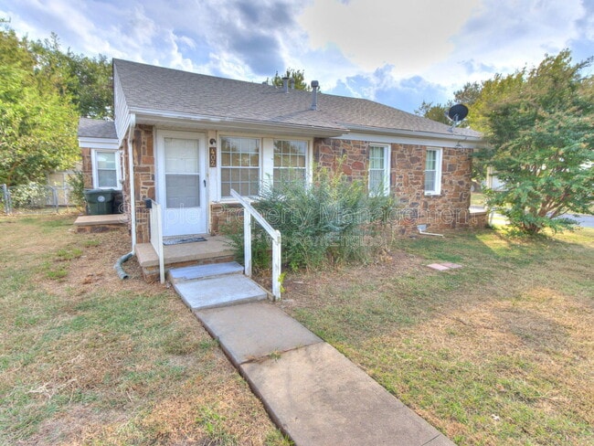 Photo - 402 Babb Dr