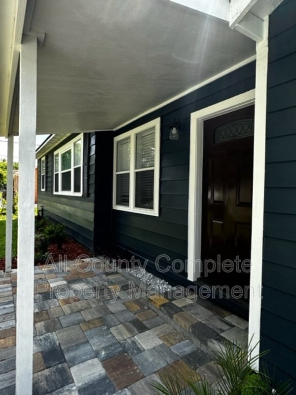 Photo - 7616 Lueders Ave