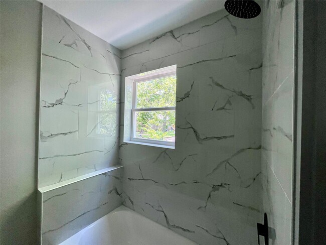 Building Photo - 8335 Bonner Dr Unit 3