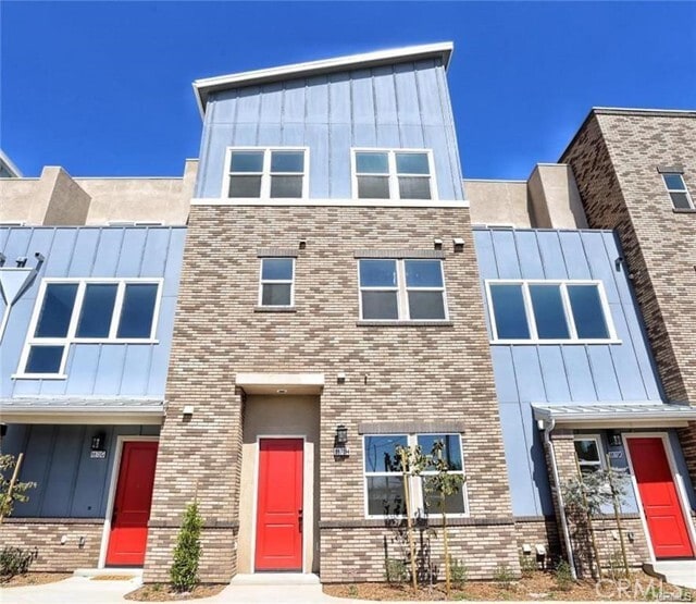 Building Photo - 8870 Camphor Ave Rental
