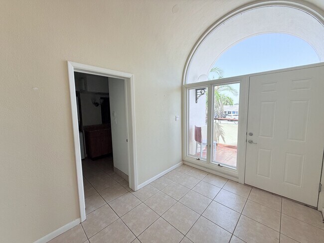 Photo - 735 Dodecanese Blvd