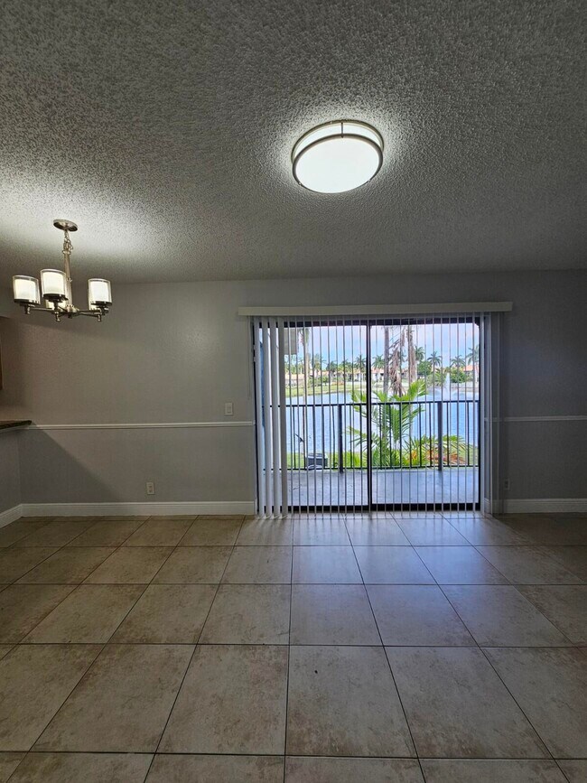 Photo - 1660 Windorah Way Unidad H