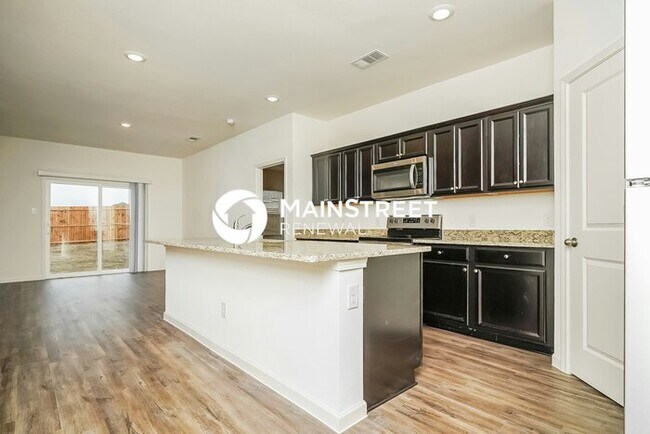 Photo - 4 Bedroom Pet-Friendly Home in Crowley, TX with Main Street Renewal