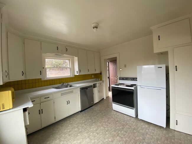 Photo - 8080 Valley Ford Rd