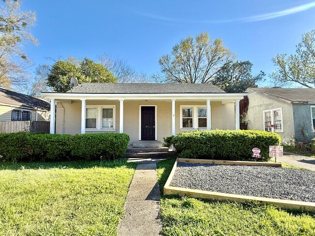 Charming 2 Bedroom 1 Bathroom Home for Rent! - Charming 2 Bedroom 1 Bathroom Home for Rent!