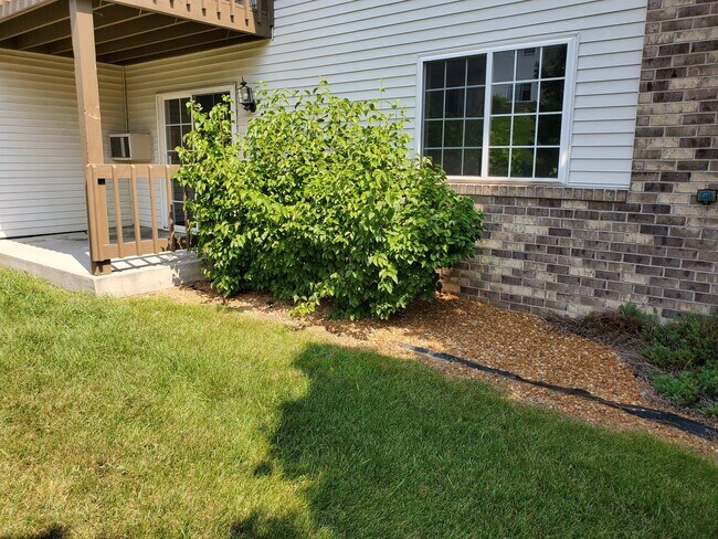 Pewaukee - Charming 2 Bedroom 2 Bath Apart... - Pewaukee - Charming 2 Bedroom 2 Bath Apart... House