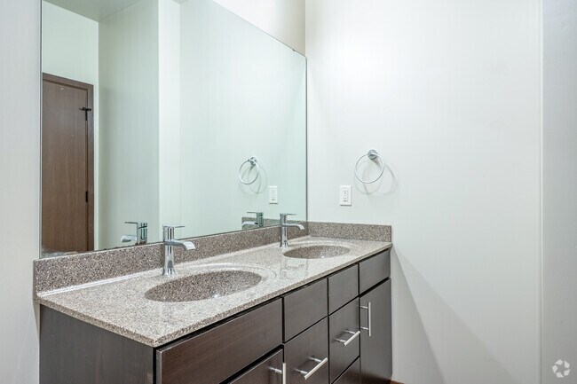 2BR, 2BA - 1,000SF - Bathroom - Whitney Point