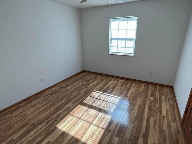 Photo - 18717 Kokomo Ln Unidad B