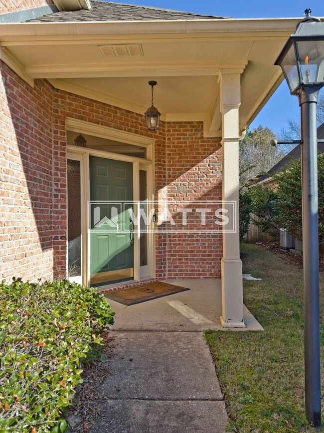 Photo - Spacious 3-Bed, 2-Bath Riverchase Garden Home