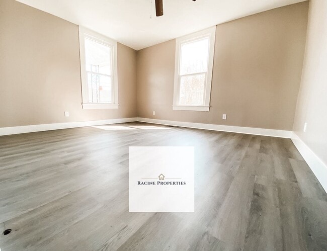 Photo - Charming Cottage Living in the Heart of Clinton