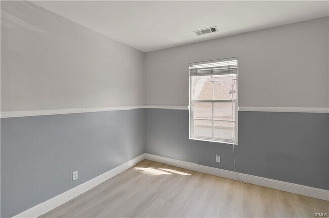 Photo - 27 Three Vines Ct