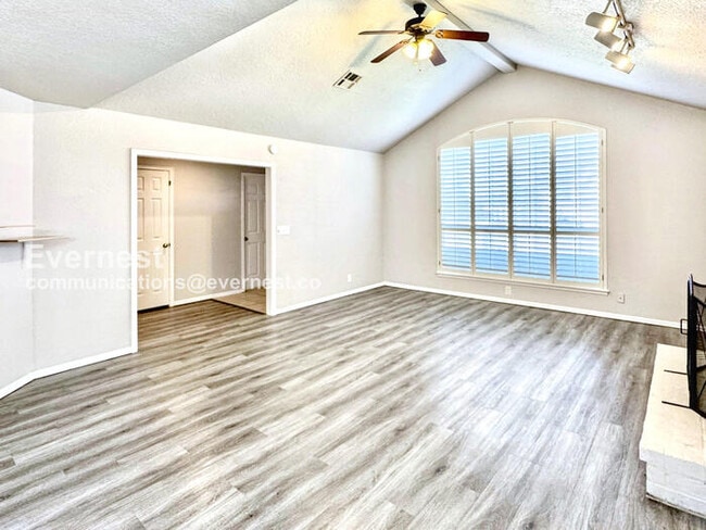 Photo - 1201 W 112th St